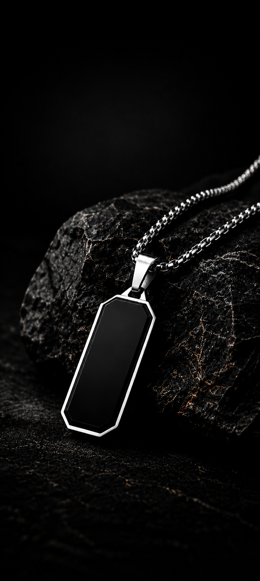 Collar Placa Negra para Hombre – Acero Inoxidable