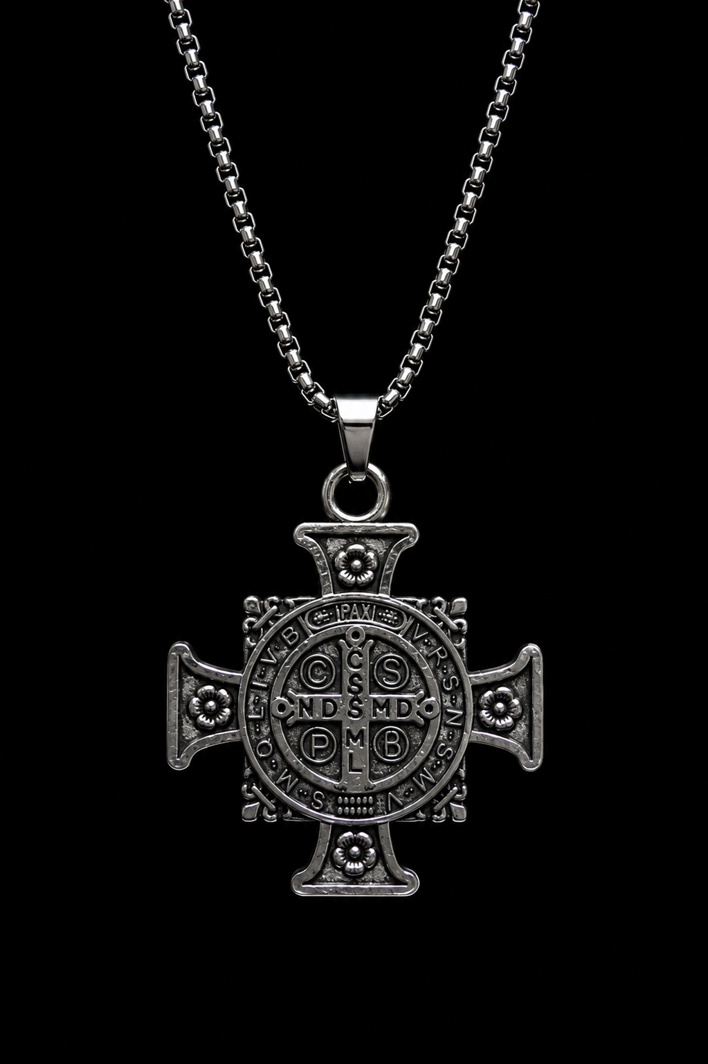 Collar Cruz de San Benito en Acero Inoxidable | Luno Shop