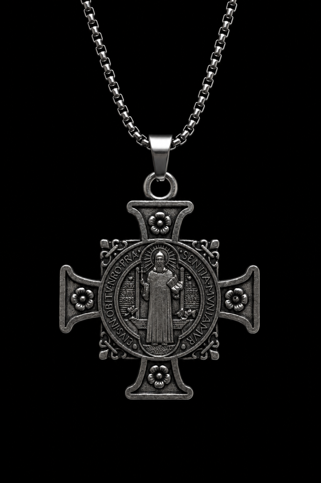 Collar Cruz de San Benito en Acero Inoxidable | Luno Shop