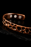 Brazalete de Cobre Magnético para Hombre – Diseño Martillado